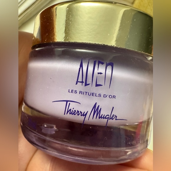 Thierry Mugler ALIEN bundle for the senses with Golden Clutch Bag - Picture 2 of 13